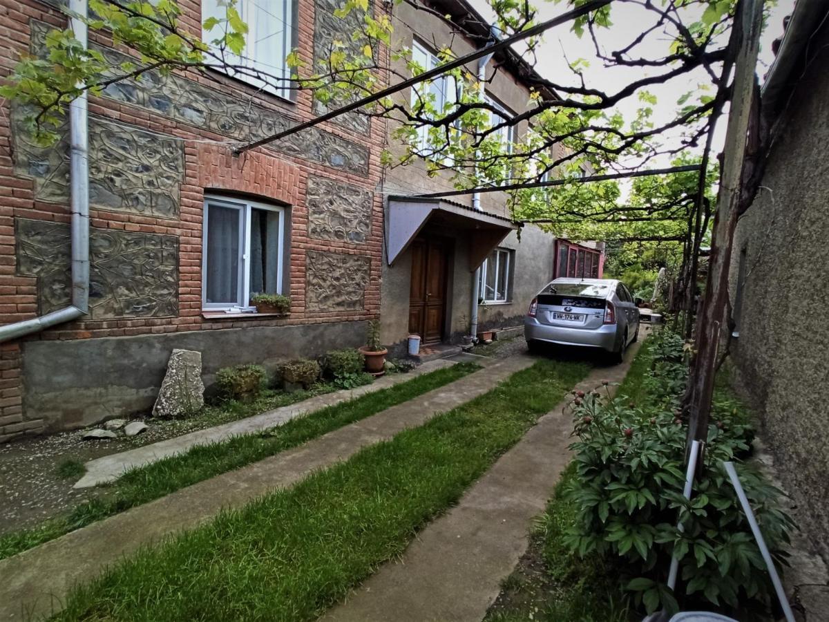 Guesthouse Lilia &Wine Celler Telavi Kültér fotó